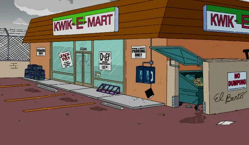 Devanture du Kwik-E-Mart, enseigne rouge et blanche, affiches Duff en vitrine et parking désert